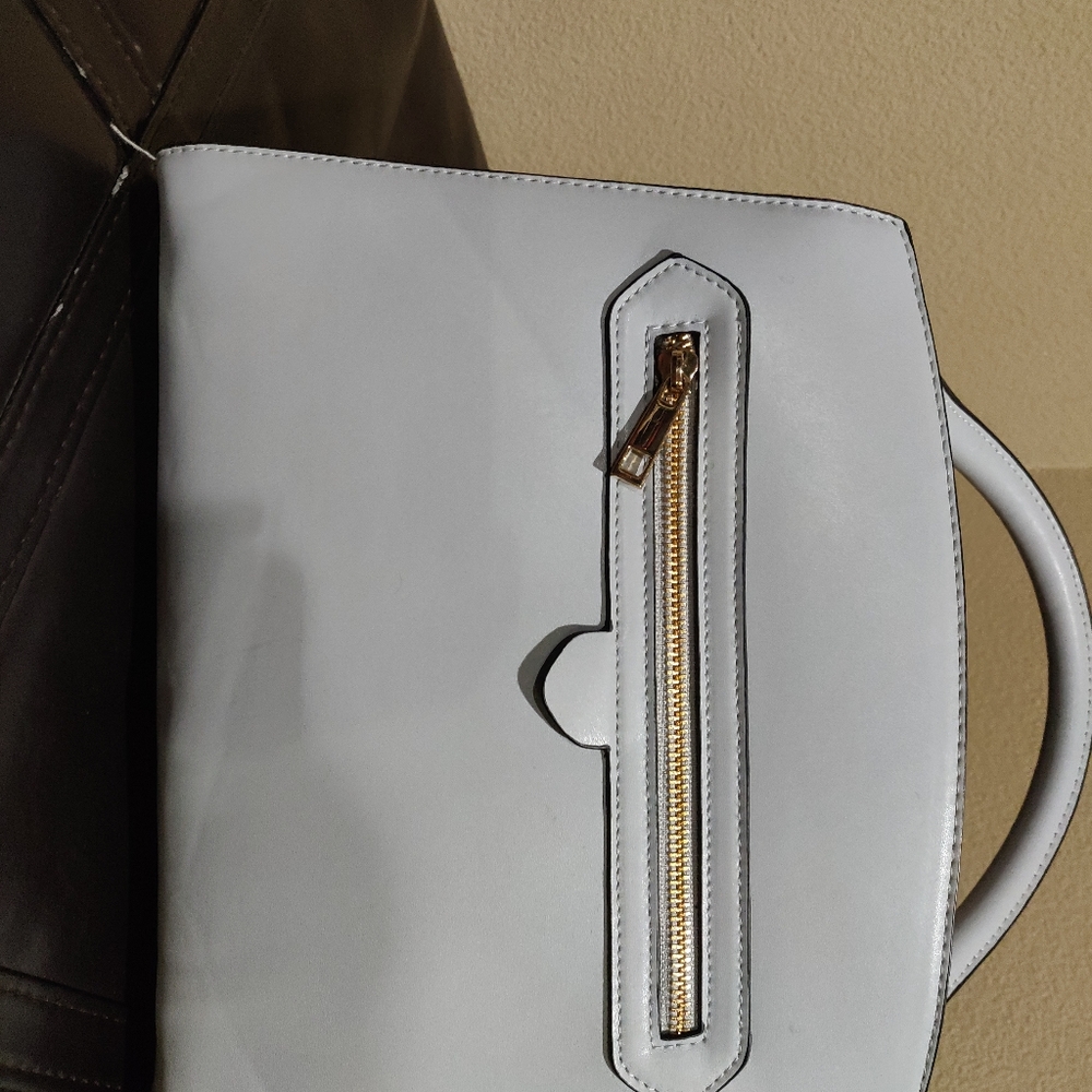 Grey Hand purse - Picture 2 of 5
